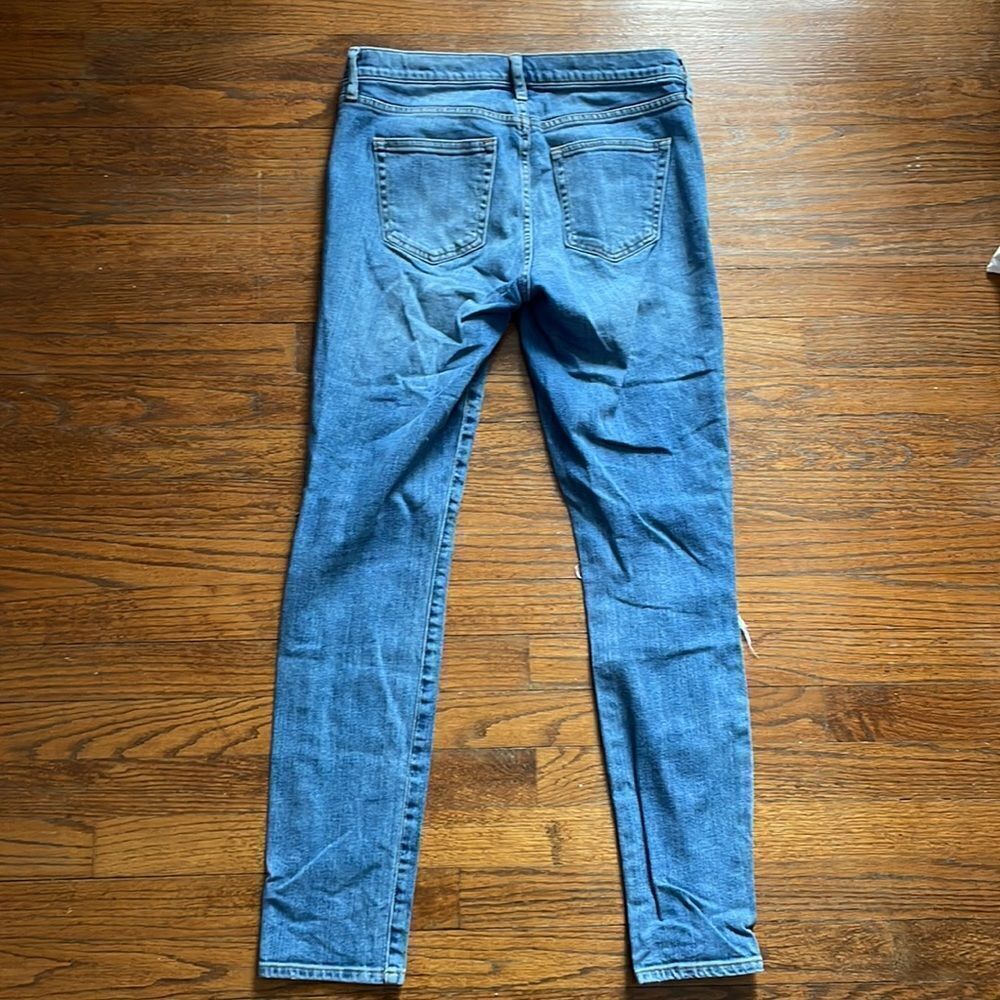 Gap Light Wash Distressed Jeans - Picture 7 of 7